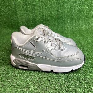 Nike Air Max 90‎ Boys Size 8C Silver Athletic Running Shoes Sneakers
